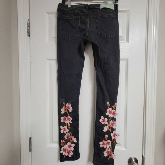 Off-White Denim - Off-White Main Label c/o Virgil Abloh Floral Embroidered Skinny Jeans.